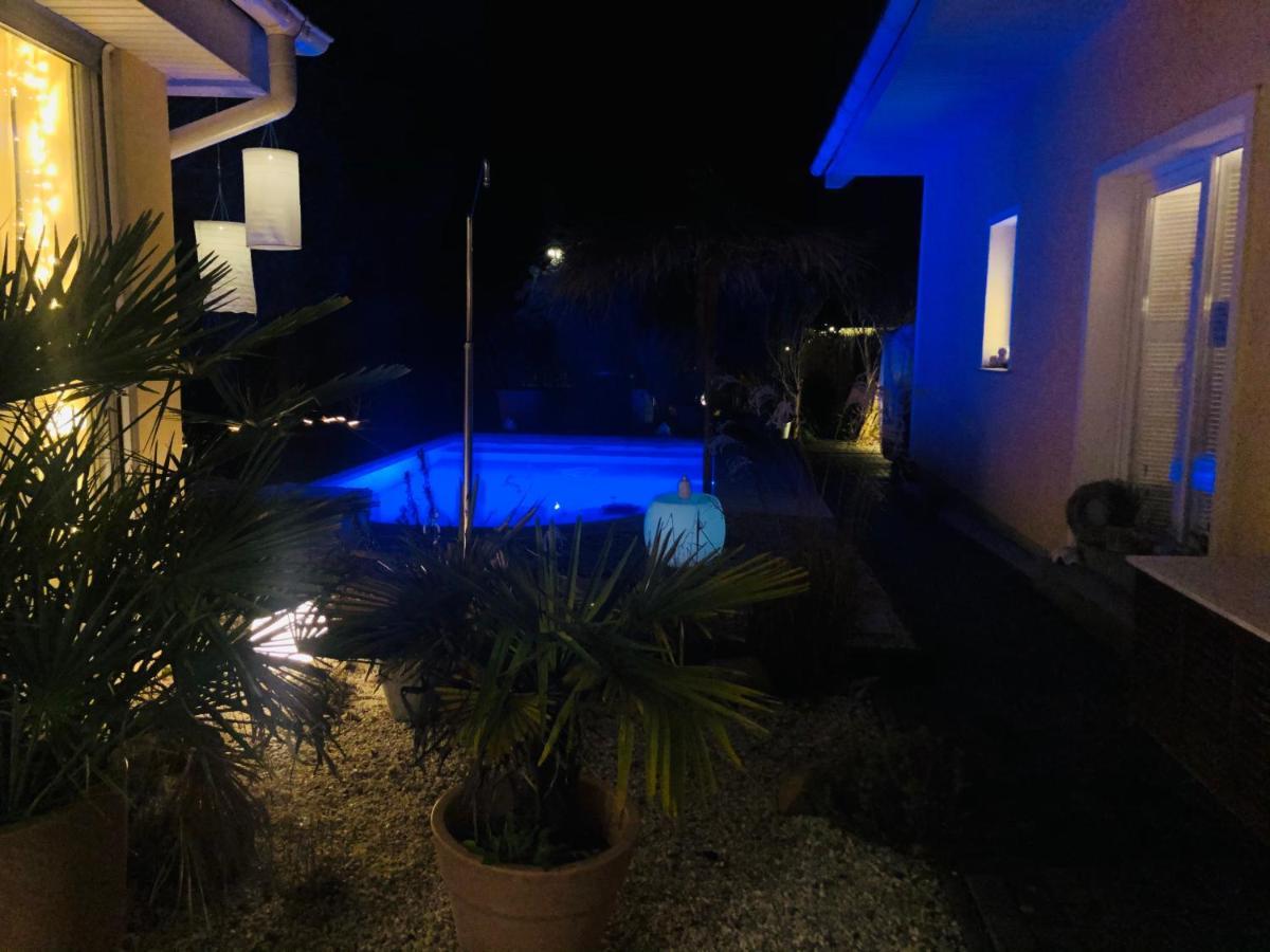 Apartment Tinyhouse Mit Pool, Outdoor Whirlpool Und Garten Petershagen-Eggersdorf Экстерьер фото