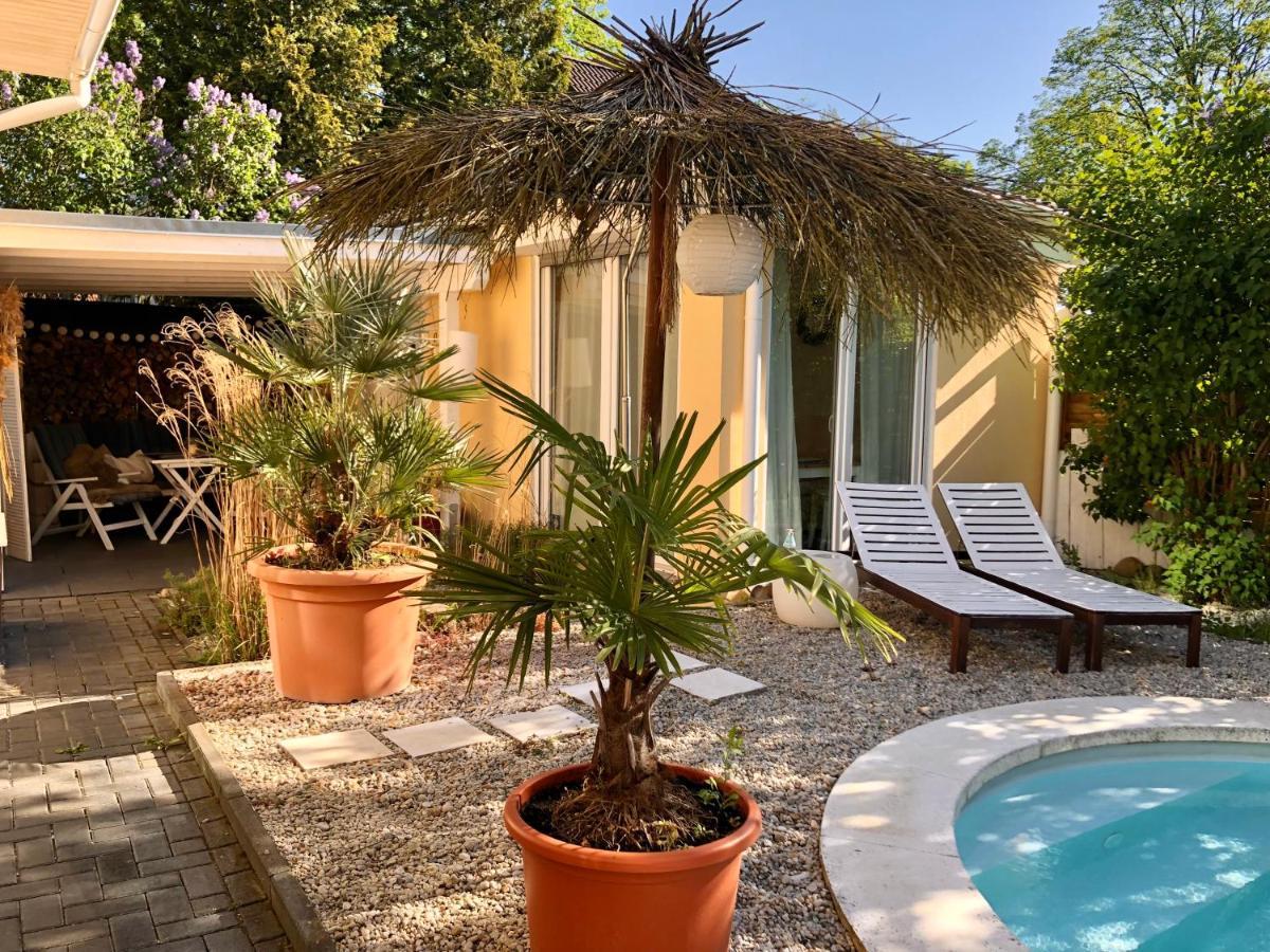 Apartment Tinyhouse Mit Pool, Outdoor Whirlpool Und Garten Petershagen-Eggersdorf Экстерьер фото